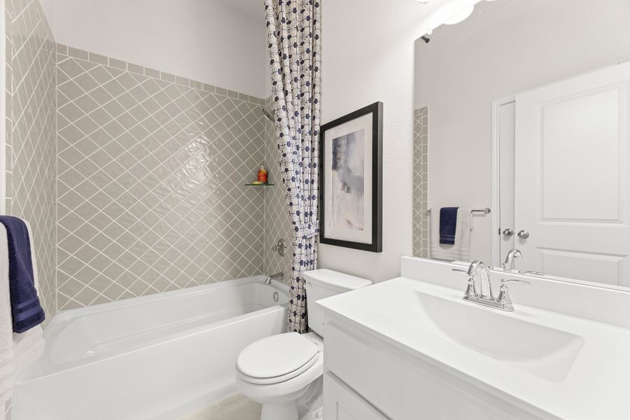 Representative furnished interior of a home built from the Concept 2065 by Risewell Homes in Summer Crest, Fort Worth (Image 29).