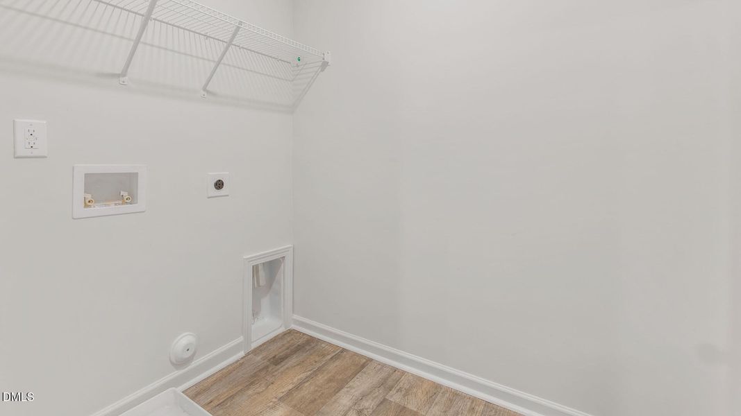 525 Leven Drive-24