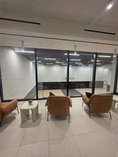 Community amenities in , Miami (Image 50).