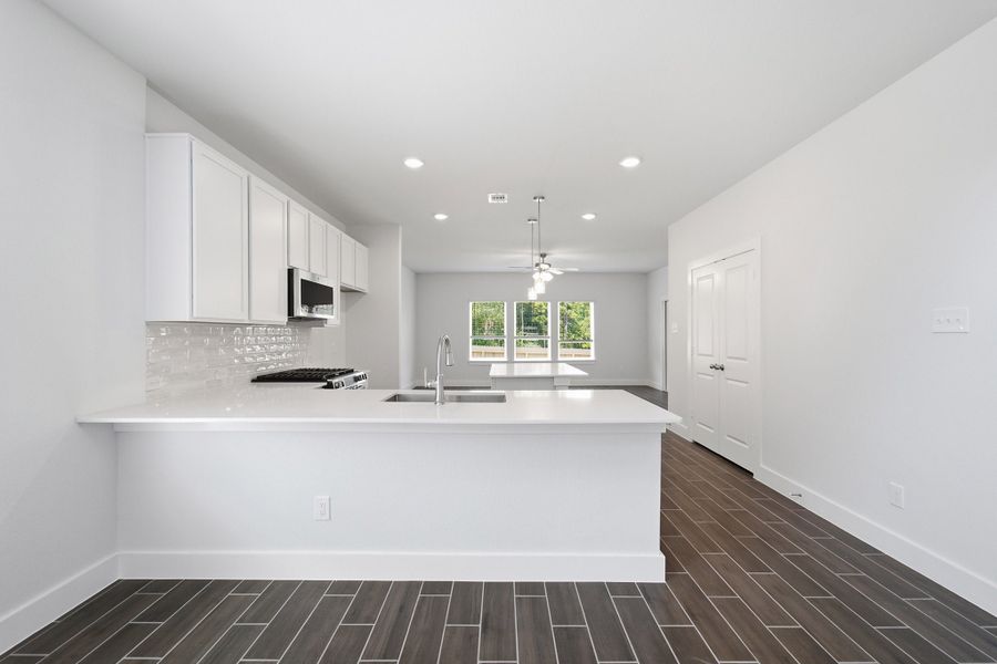 Furnished interior view inside a new home in Magnolia Springs, Montgomery (Image 7).