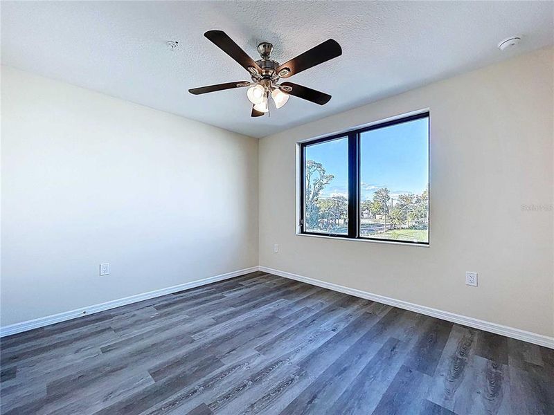 Spacious, unfurnished interior of a new home in , Tampa (Image 31).