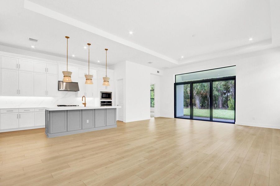 Spacious, unfurnished interior of a new home in Cove Royale, Stuart (Image 30).