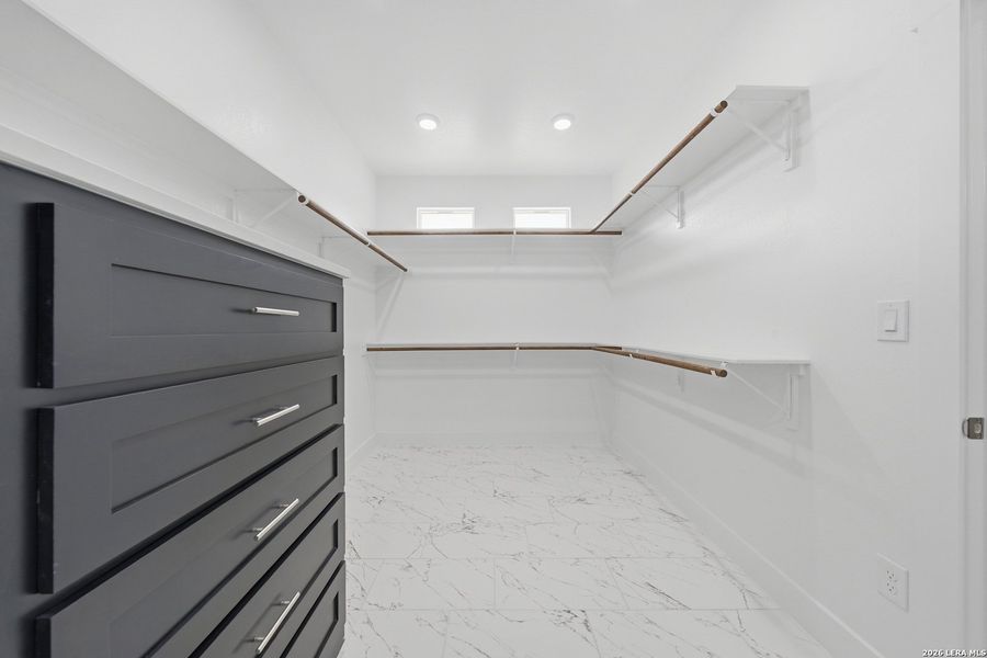 Spacious, unfurnished interior of a new home in , Mico (Image 36).