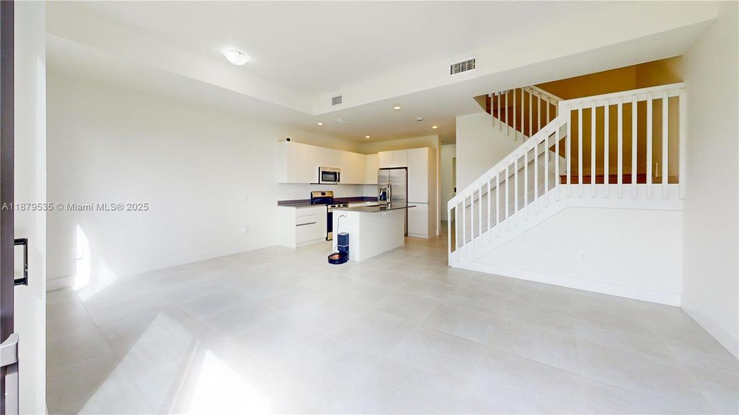 Spacious, unfurnished interior of a new home in , Homestead (Image 39).