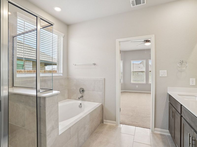 Furnished interior view inside a new home in Lark Canyon, New Braunfels (Image 10).