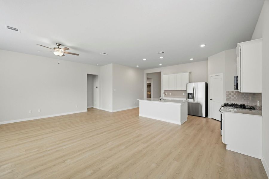 Spacious, unfurnished interior of a new home in Audubon, Magnolia (Image 18). Spacious, unfurnished interior of a new home in Audubon, Magnolia (Image 18).
