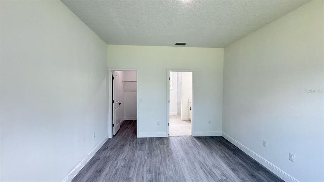 Spacious, unfurnished interior of a new home in , Citrus Springs (Image 15).