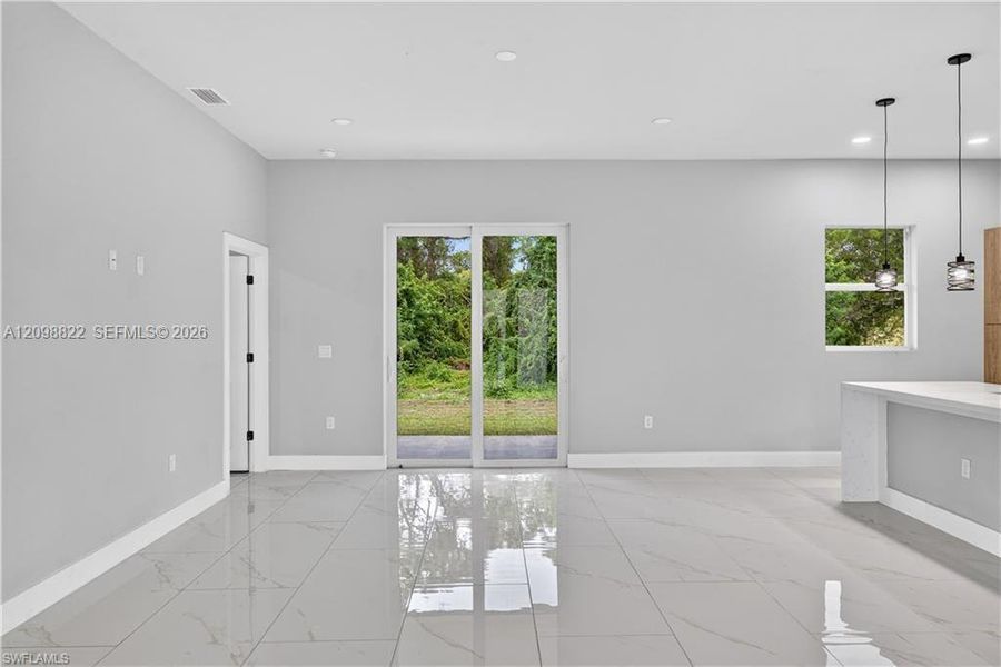 Spacious, unfurnished interior of a new home in , Lehigh Acres (Image 16).