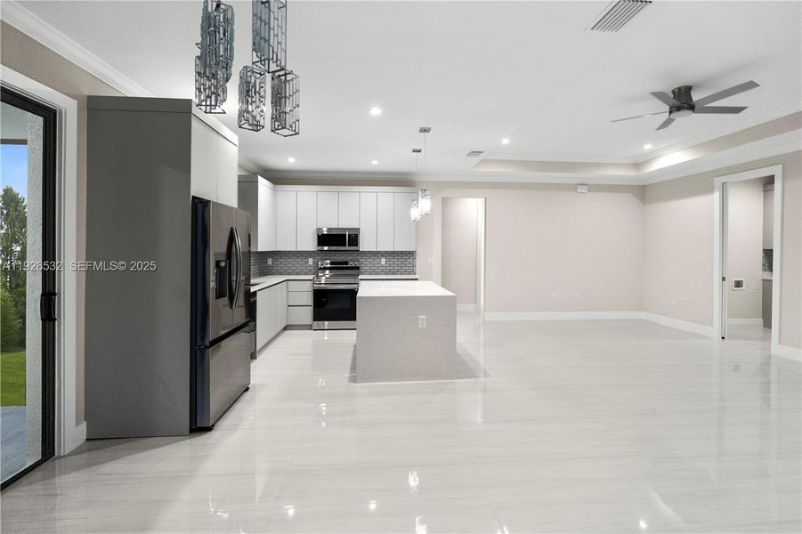 Spacious, unfurnished interior of a new home in , Naples (Image 50). Spacious, unfurnished interior of a new home in , Naples (Image 50).