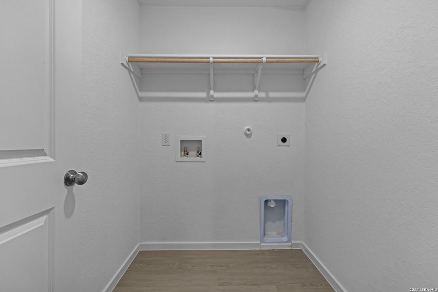 Spacious, unfurnished interior of a new home in Voss Farms, New Braunfels (Image 10). Spacious, unfurnished interior of a new home in Voss Farms, New Braunfels (Image 10).