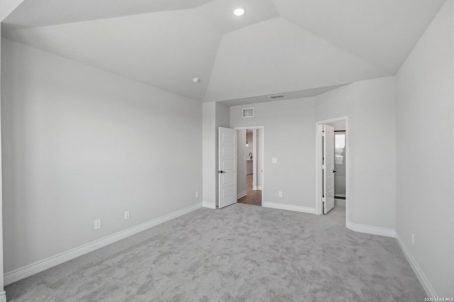 Spacious, unfurnished interior of a new home in Bison Ridge, San Antonio (Image 23). Spacious, unfurnished interior of a new home in Bison Ridge, San Antonio (Image 23).