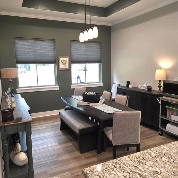 DINING ROOM DINING ROOM