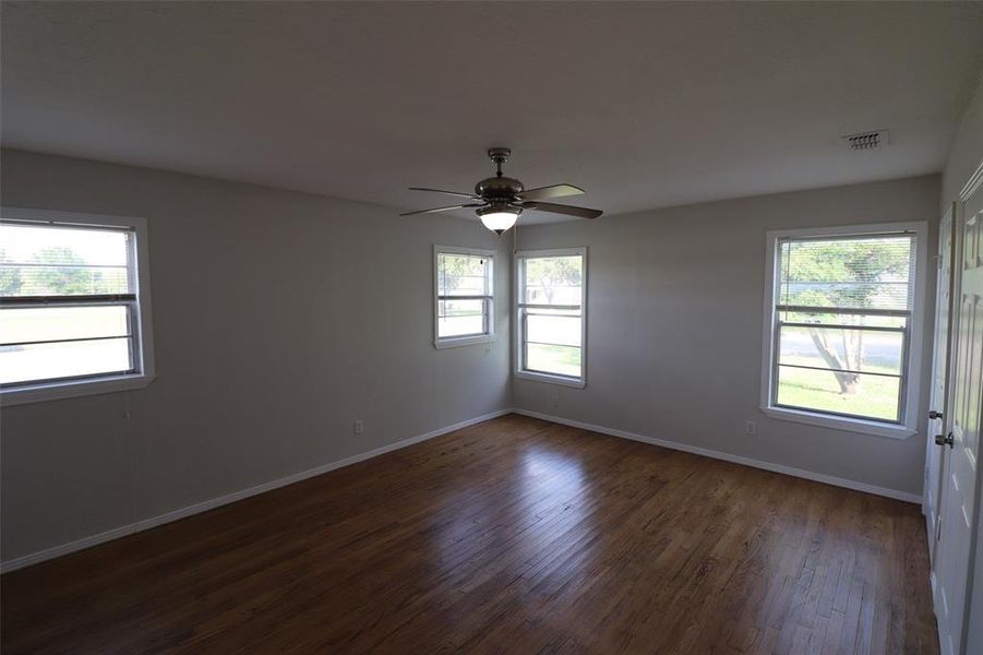 Spacious, unfurnished interior of a new home in , Brownwood (Image 18).
