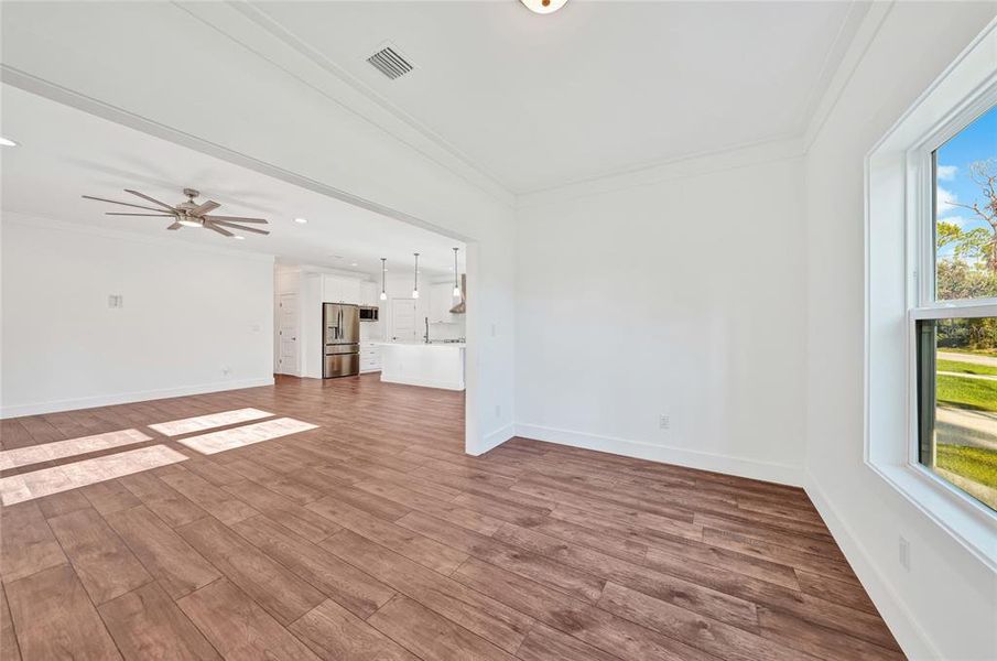 Spacious, unfurnished interior of a new home in , Port Charlotte (Image 12).