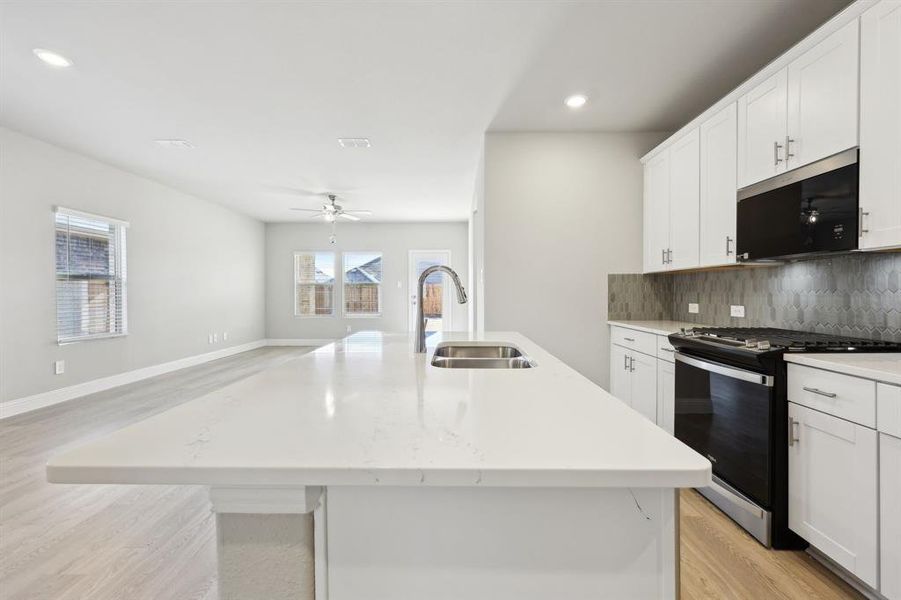 Photo is not of the actual home, but is an inspirational photo of builder’s model home and may depict options, furnishings, and/or decorator features that are not included. Photo is not of the actual home, but is an inspirational photo of builder’s model home and may depict options, furnishings, and/or decorator features that are not included.