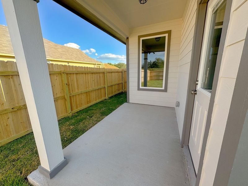 Exterior details and patio area of a home in , Huntsville (Image 11).