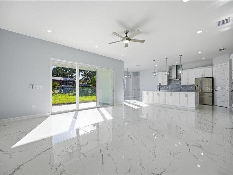 Spacious, unfurnished interior of a new home in , Plant City (Image 38). Spacious, unfurnished interior of a new home in , Plant City (Image 38).