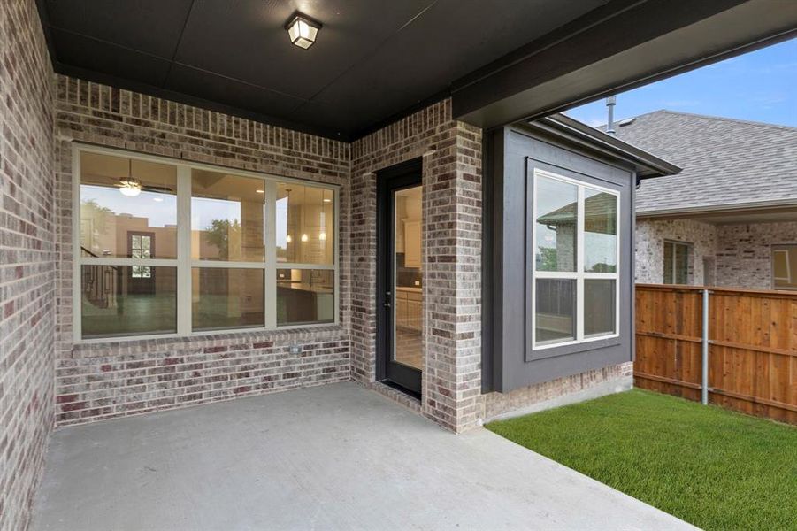 25. 632 Brazos - Patio