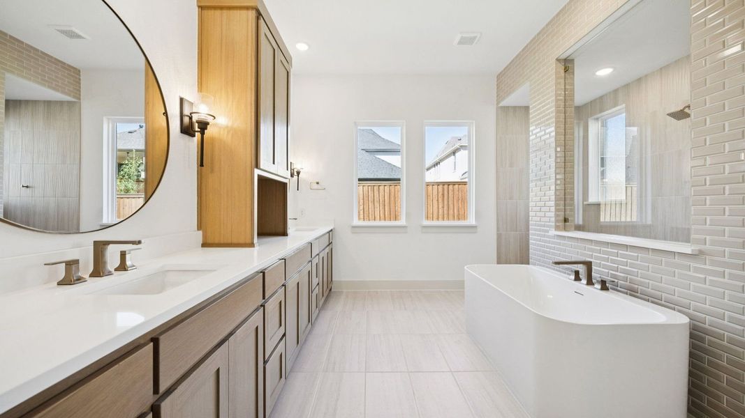 Interior:Owner's Bath Interior:Owner's Bath