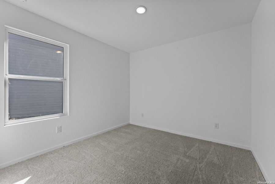 Spacious, unfurnished interior of a new home in Friendship Oaks, Fredericksburg (Image 18).