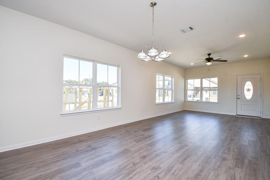 Spacious, unfurnished interior of a new home in , Houston (Image 18).