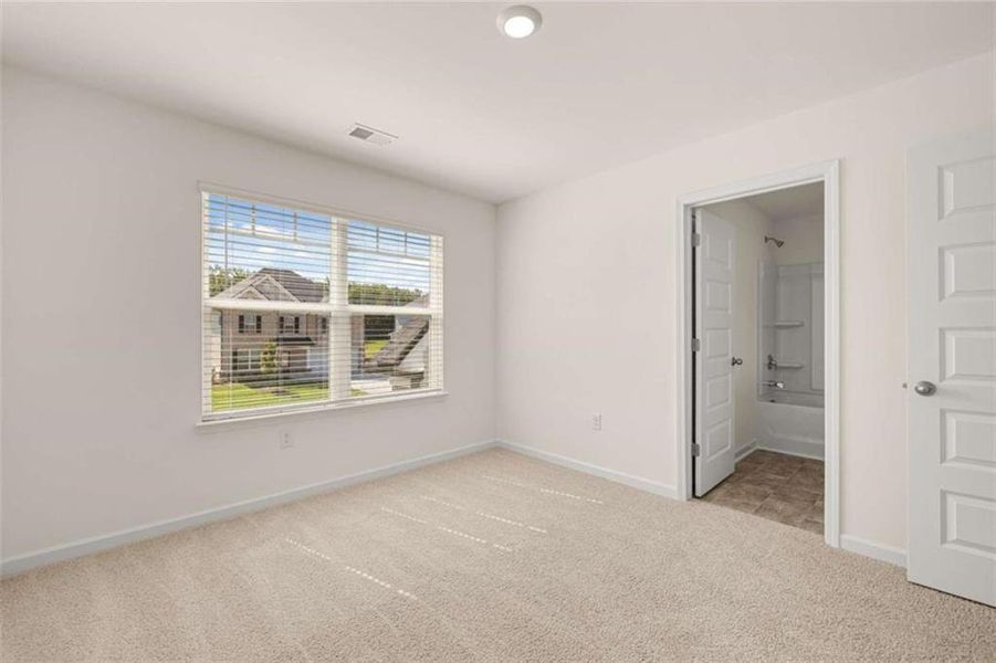 Spacious, unfurnished interior of a new home in Independence, Loganville (Image 7).