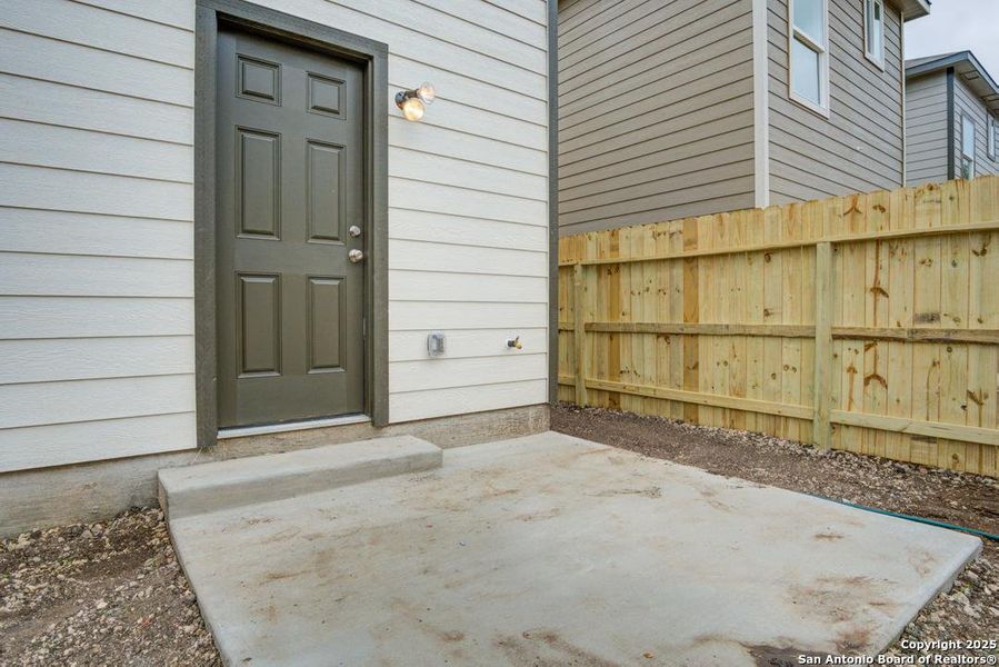 Exterior details and patio area of a home in , San Antonio (Image 18).