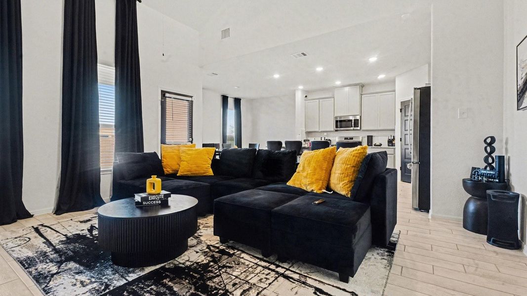 Furnished interior view inside a new home in , Baytown (Image 9).