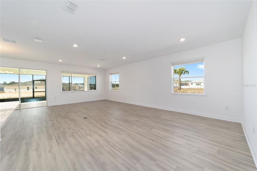 Spacious, unfurnished interior of a new home in , Ocala (Image 30).