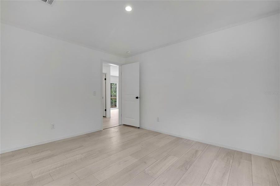 Spacious, unfurnished interior of a new home in , Homosassa (Image 17).