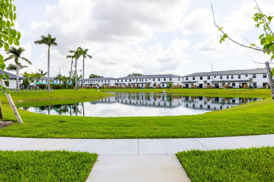 Community amenities in , Dania Beach (Image 12). Community amenities in , Dania Beach (Image 12).