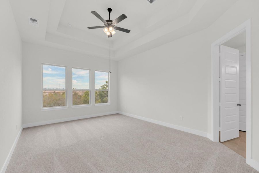 Spacious, unfurnished interior of a new home in Santa Rita Ranch, Liberty Hill (Image 29).