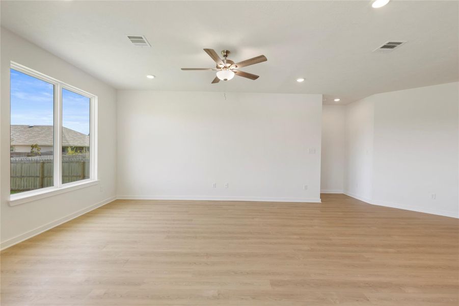 Spacious, unfurnished interior of a new home in Rockbridge East, Huntsville (Image 27). Spacious, unfurnished interior of a new home in Rockbridge East, Huntsville (Image 27).