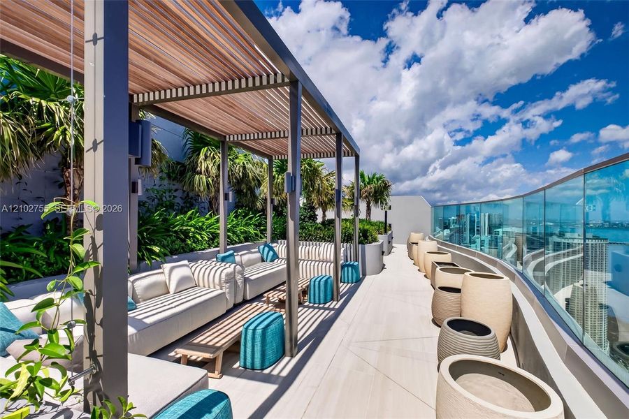 Exterior details and patio area of a home in , Miami (Image 26).