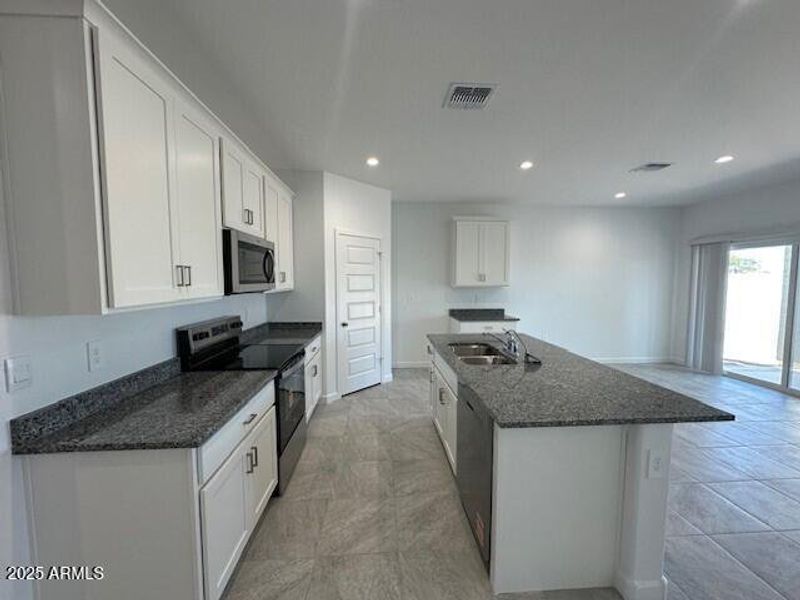 Lot 21 Cali 9 Lot 21 Cali 9