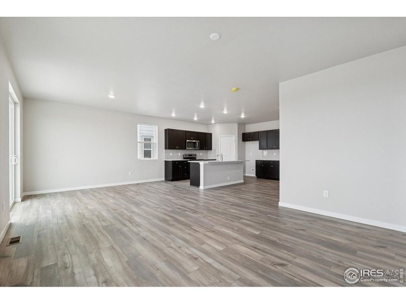 Spacious, unfurnished interior of a new home in The Overlook at Johnstown Farms, Johnstown (Image 13).