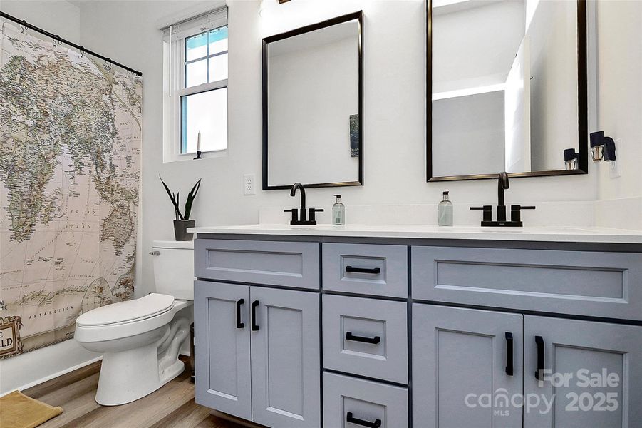 2nd Full dual vanity bathroom upstairs 2nd Full dual vanity bathroom upstairs