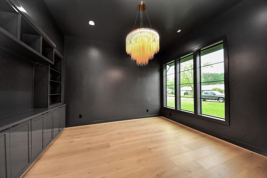 Spacious, unfurnished interior of a new home in , Houston (Image 10).
