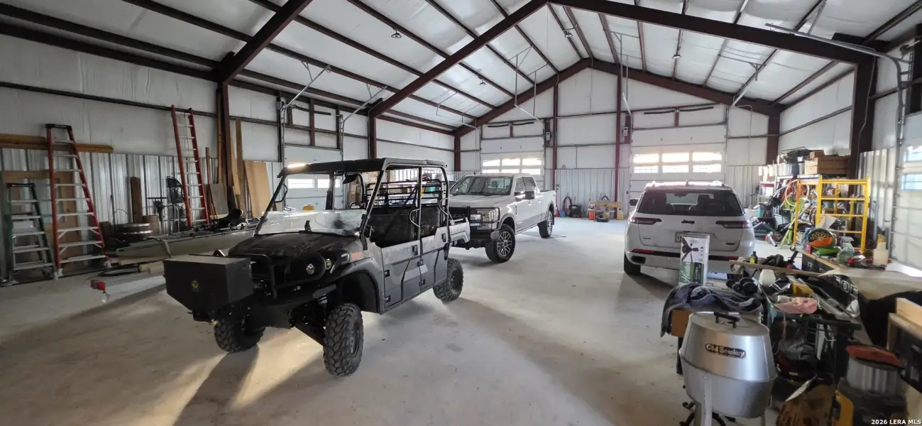 Community amenities in , Leakey (Image 41).