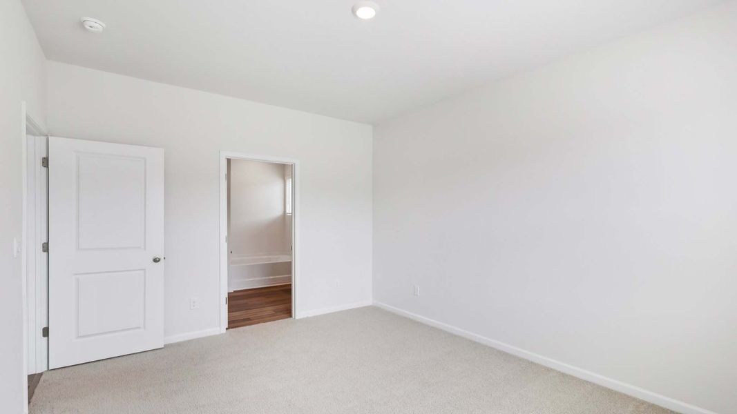 Representative unfurnished interior of a home built from the Cali by D.R. Horton in Granite Falls, Lancaster (Image 33).