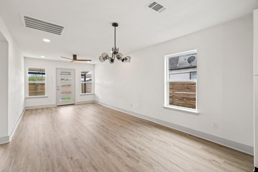 Spacious, unfurnished interior of a new home in , Houston (Image 30).