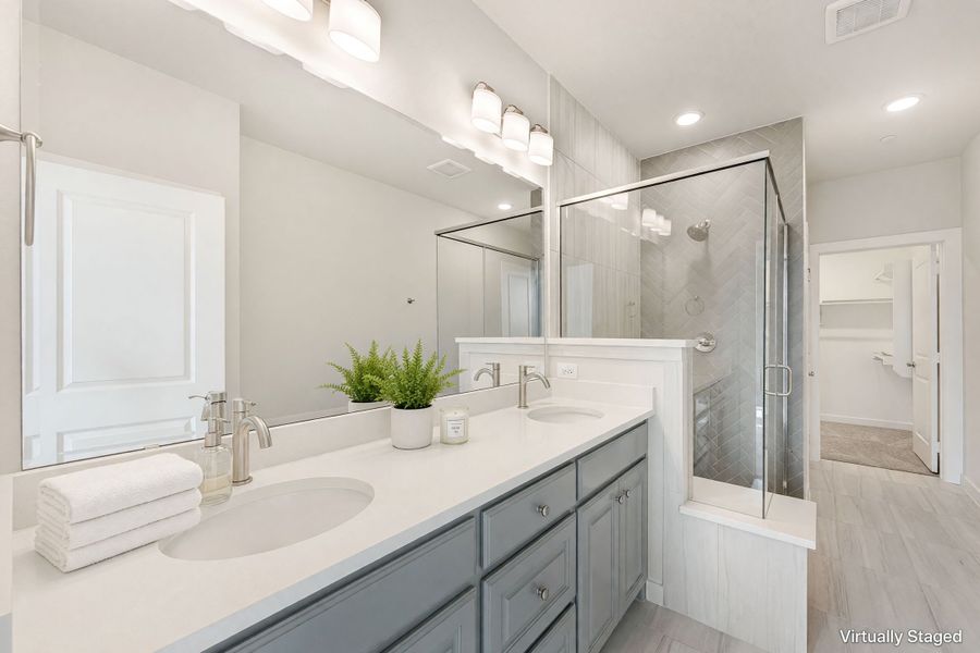 Furnished interior view inside a new home in Cottonwood Creek, Rowlett (Image 35).
