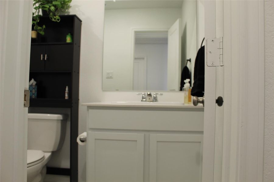 Secondary guest bathroom