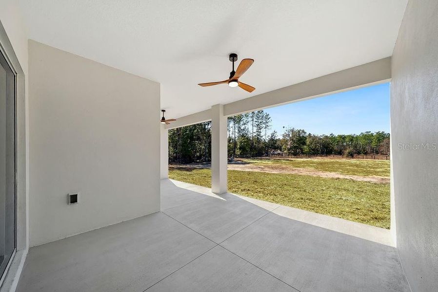 Exterior details and patio area of a home in , Ocala (Image 27).