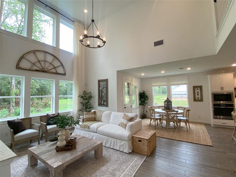 Open Floor Plan with High Ceiling in the Family Room (*Photo not of actual home and used for illustration purposes only)