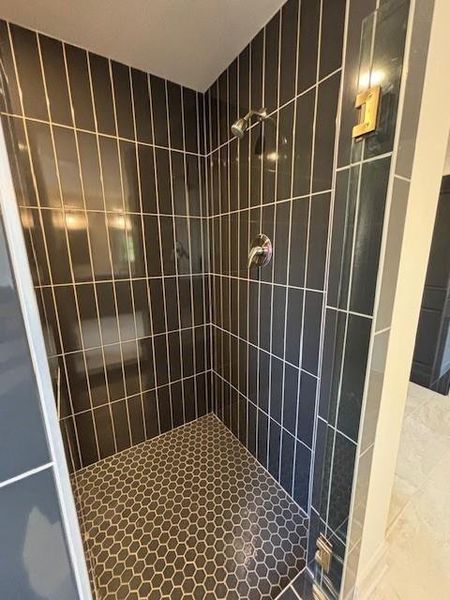 Image 27 of a home in Le Jardin.