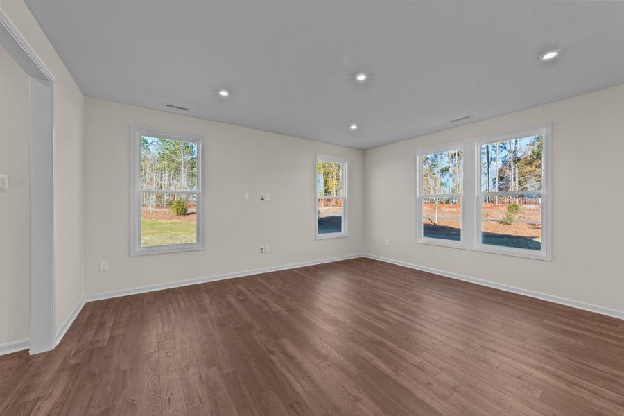 Spacious, unfurnished interior of a new home in Traditions at Carolina Forest, Myrtle Beach (Image 25). Spacious, unfurnished interior of a new home in Traditions at Carolina Forest, Myrtle Beach (Image 25).
