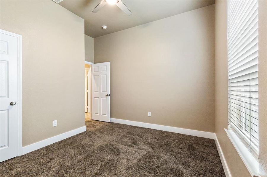 Spacious, unfurnished interior of a new home in , Bonham (Image 29).