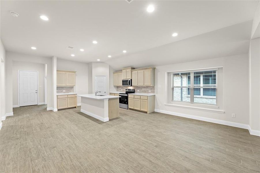 Spacious, unfurnished interior of a new home in Mercer Meadows, Royse City (Image 23). Spacious, unfurnished interior of a new home in Mercer Meadows, Royse City (Image 23).