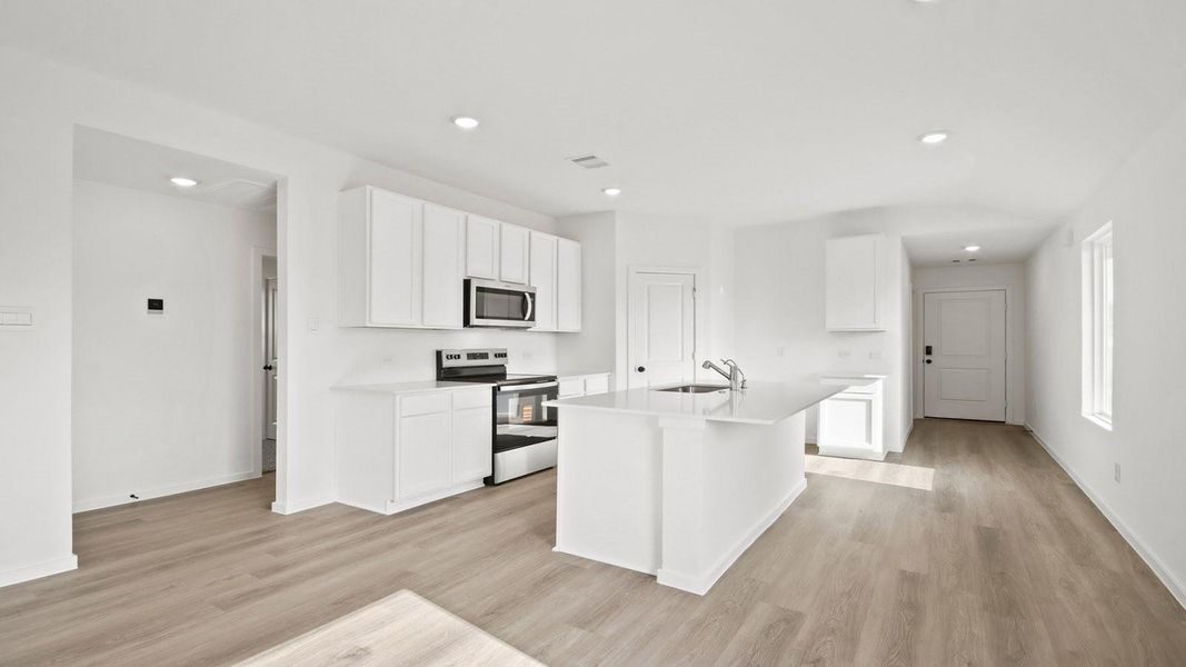 Furnished interior view inside a new home in Lake Conroe Cove, Willis (Image 3).